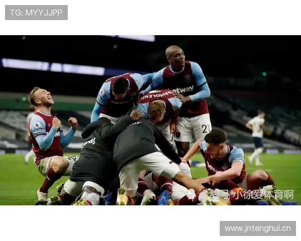 “热刺崩盘警报拉响,争冠梦碎下战术隐患曝光,球队重建何时迎刃而解?” “热刺崩盘警报拉响,争冠梦碎下战术隐患曝光,球队重建何时迎刃而解?”