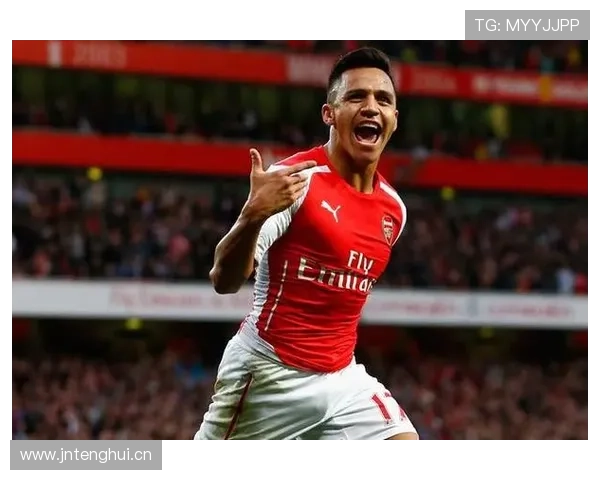 亚历克斯·摩根在家练完核心顺手给女儿做了个蛋白松饼