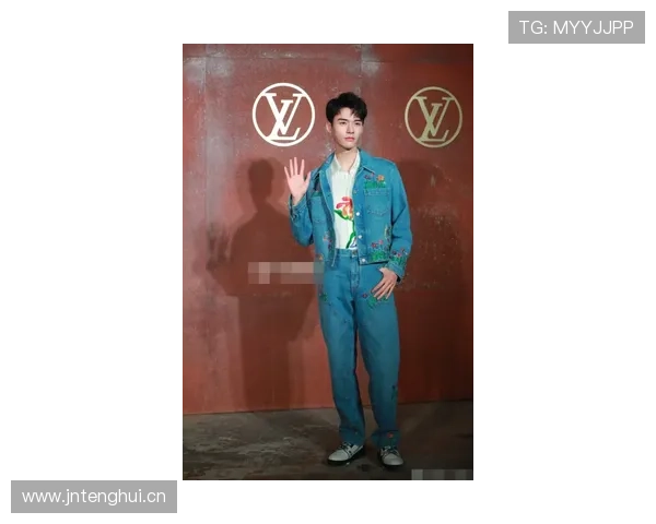 吴艳妮训练汗水里像打工人，刷到她的社媒又像看红毯，反差得我脸都抽了